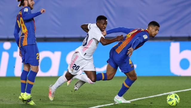 开云全站网站-齐达内战术击败巴萨352，科曼变招距扳平只差毫厘